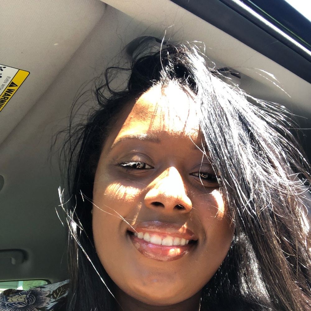 Meet your Posher, Nicole